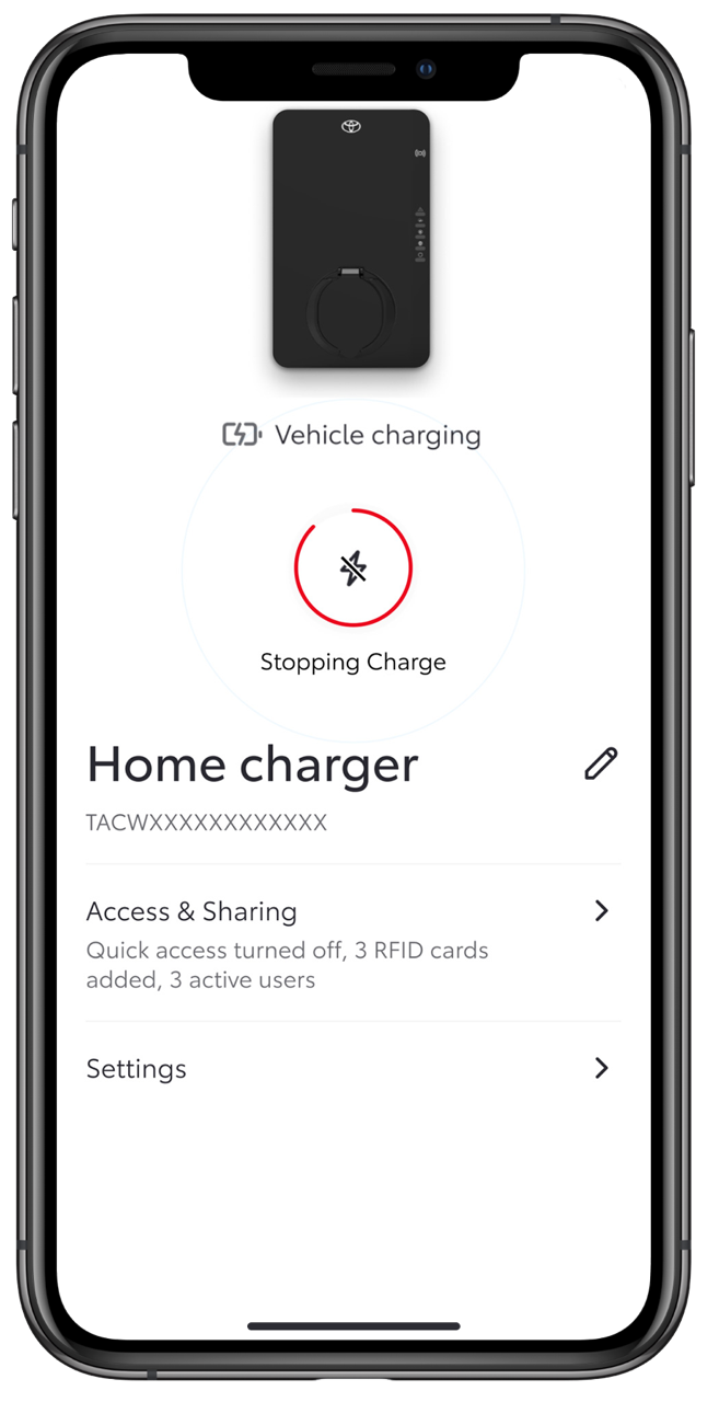 Écran de téléphone avec affichage de l'état de charge dans l'application MyToyota